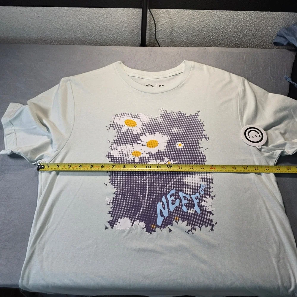 Neff Mens Daisy Floral Graphic Tee Light Blue Mint Green Short Sleeve Size M